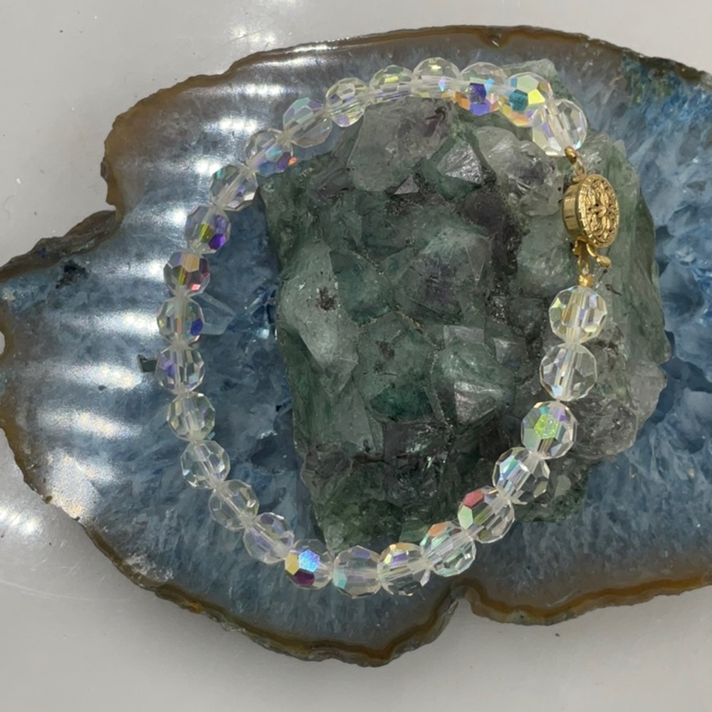 7” Aurora Borealis Sparkling Iridescent Beaded Bracelet With Gold Clasp - Picture 6 of 6